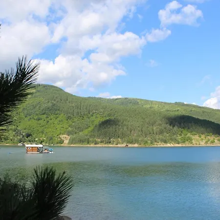 Dencic Zavojsko Jezero