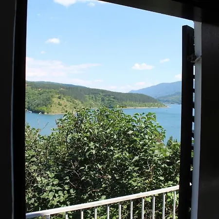 Dencic Zavojsko Jezero