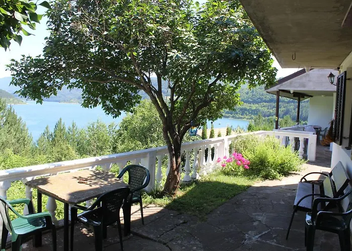 Dencic Zavojsko Jezero