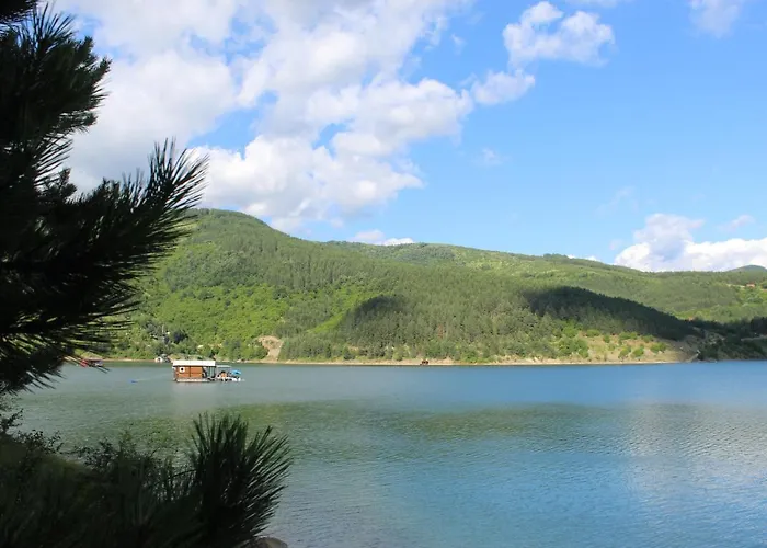 Dencic Zavojsko Jezero