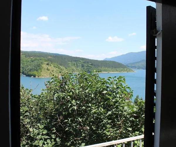 Dencic Zavojsko Jezero